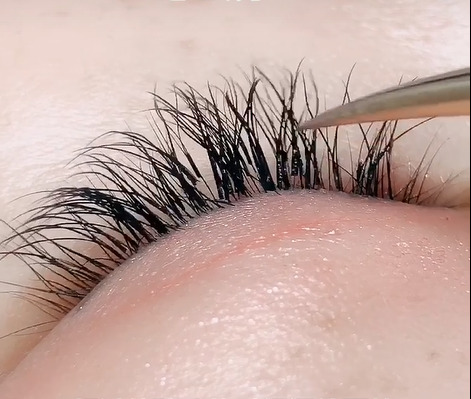 Touch Up Eyelash Extensions – Our Lash