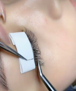 Touch up eyelash extensions – OUR LASH