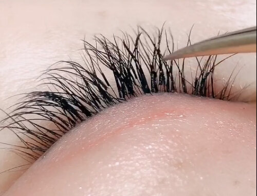 Are Eyelash Extensions Still Popular in 2025: A Multifaceted Perspective